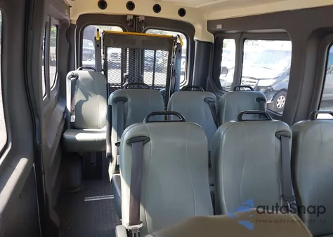 2017 Ford Transit-250 z USA, uszkodzony, nr VIN 1FTYR2CM9HKA02106